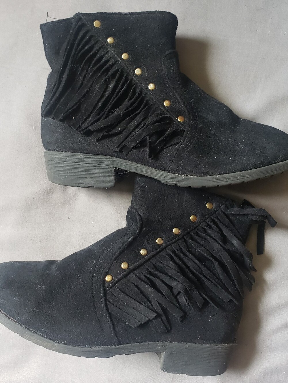 TOP Moda Girls Size 1 Black Suede Fringe Ankle Boots with Gold Studs